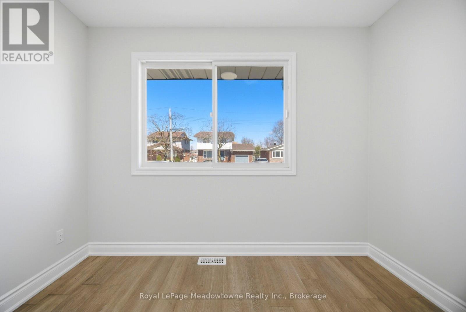 












680 RAGLAN STREET

,
Minto,




Ontario
N0G2P0

