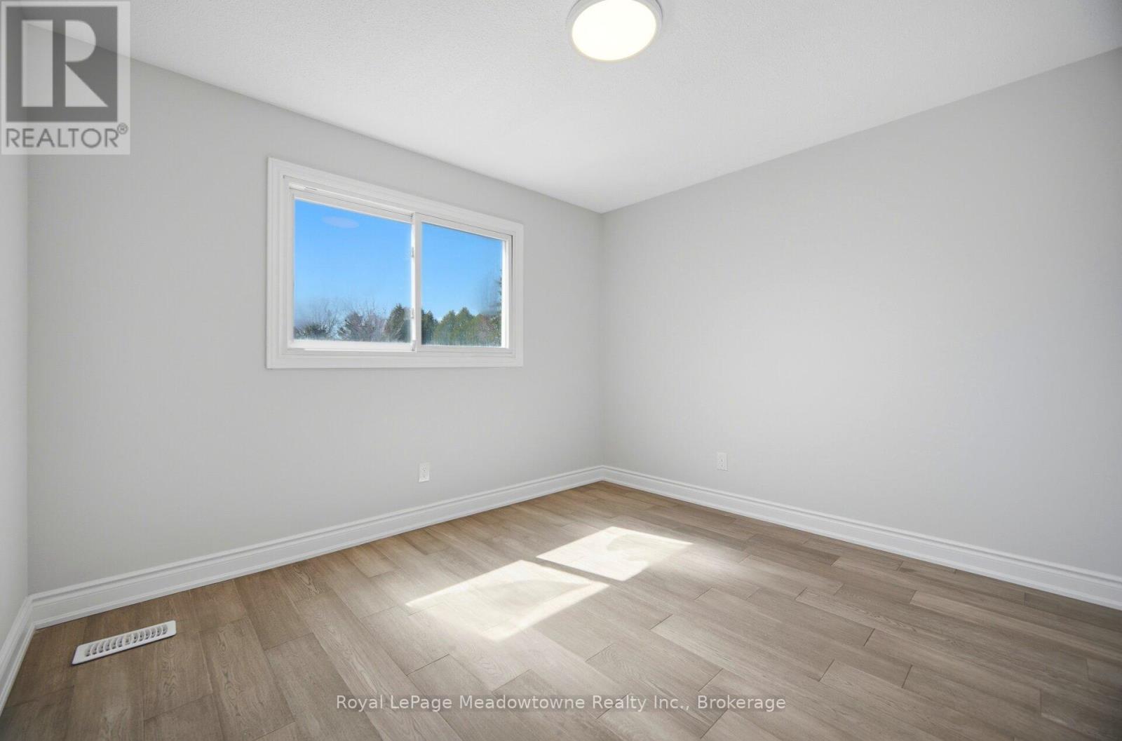 












680 RAGLAN STREET

,
Minto,




Ontario
N0G2P0

