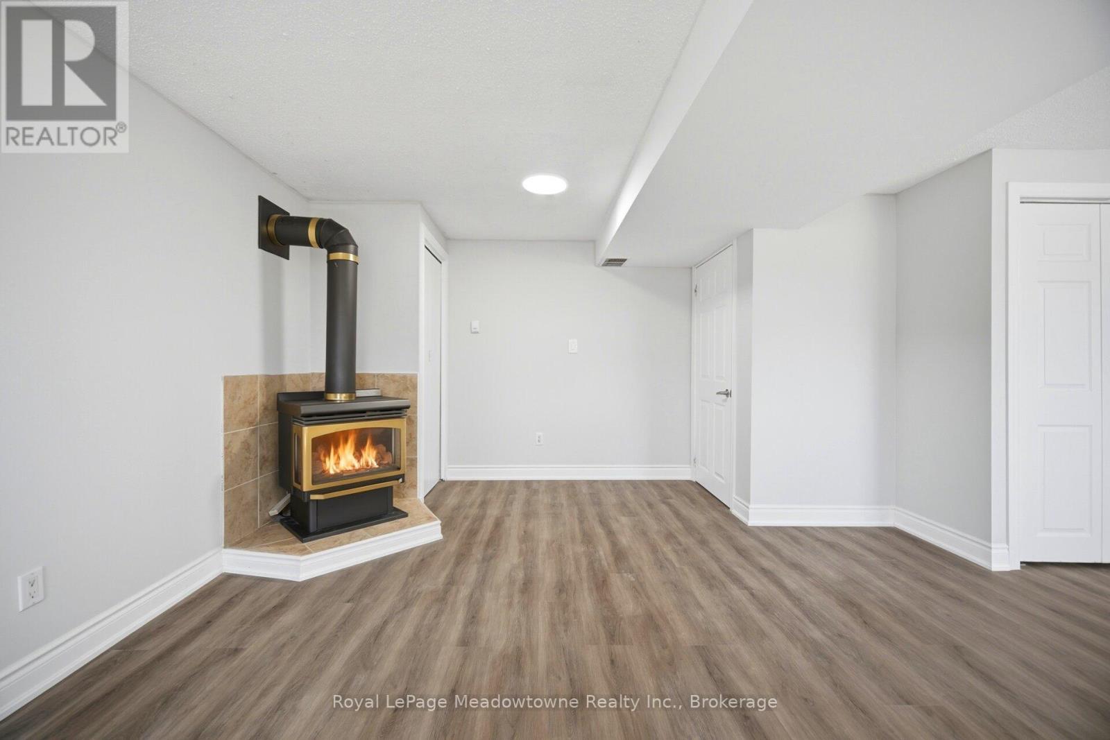 












680 RAGLAN STREET

,
Minto,




Ontario
N0G2P0

