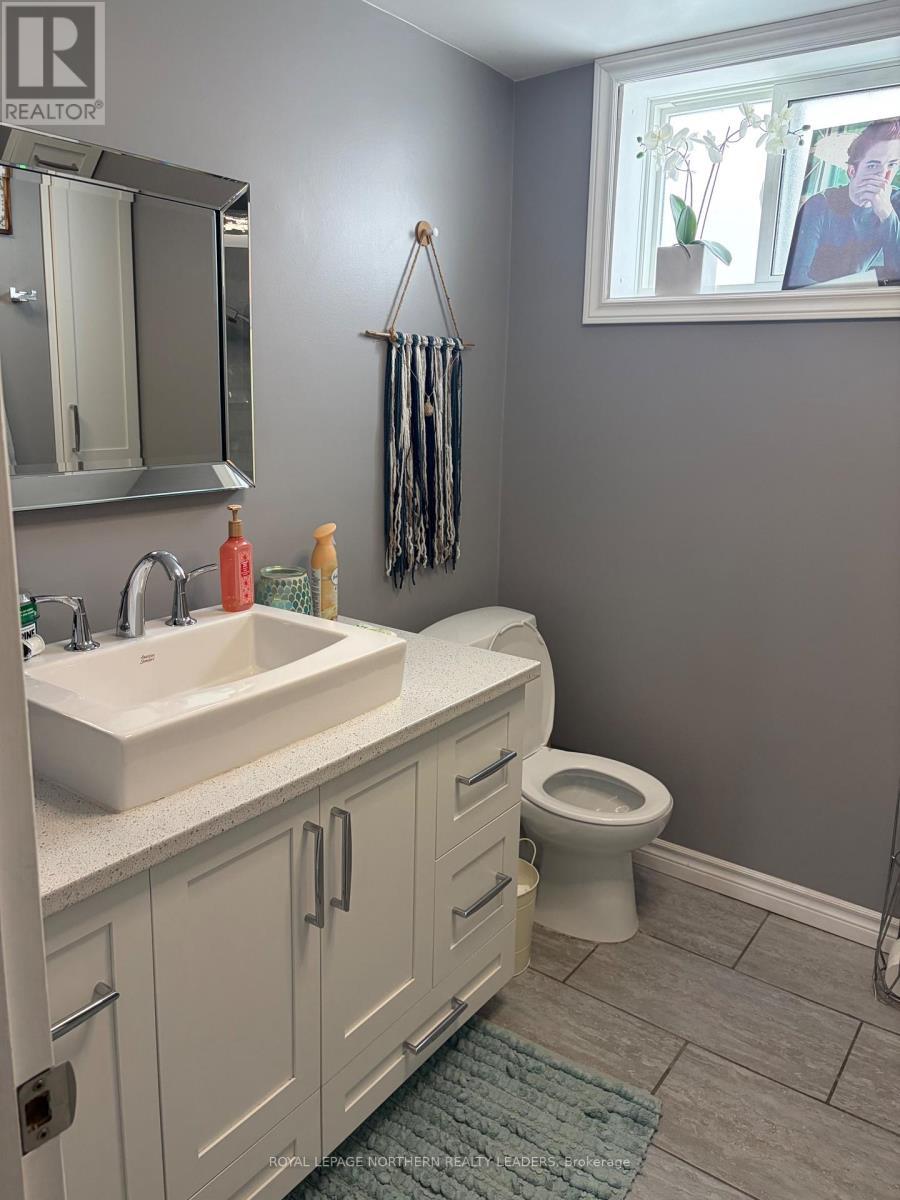 












429 ANN AVENUE

,
Timmins (TM - TNW - Algonquin to Jubilee),




Ontario
P4N4V3

