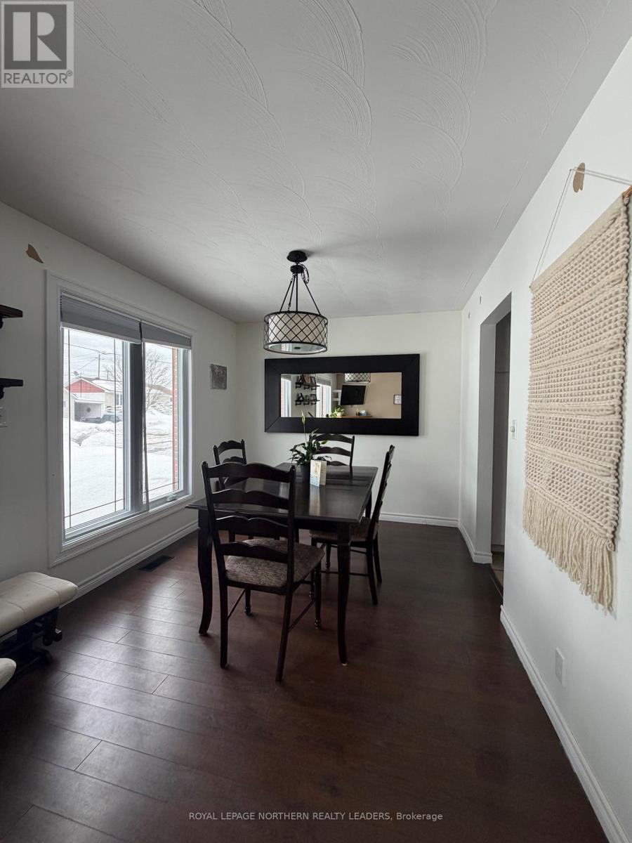 












429 ANN AVENUE

,
Timmins (TM - TNW - Algonquin to Jubilee),




Ontario
P4N4V3

