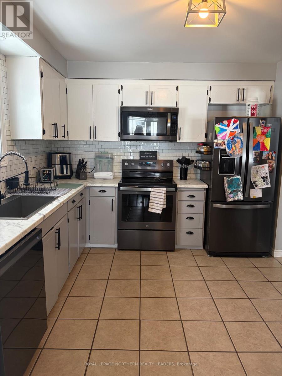 












429 ANN AVENUE

,
Timmins (TM - TNW - Algonquin to Jubilee),




Ontario
P4N4V3

