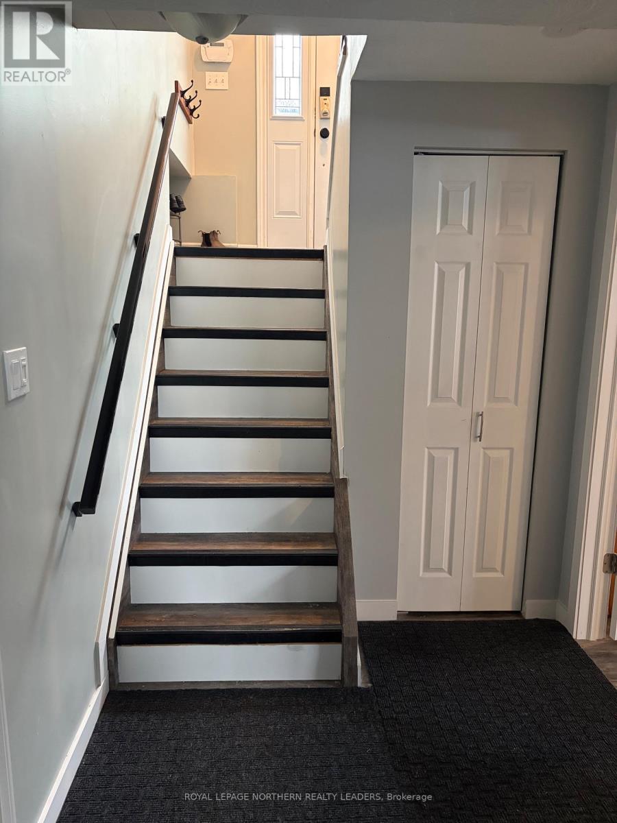 












429 ANN AVENUE

,
Timmins (TM - TNW - Algonquin to Jubilee),




Ontario
P4N4V3

