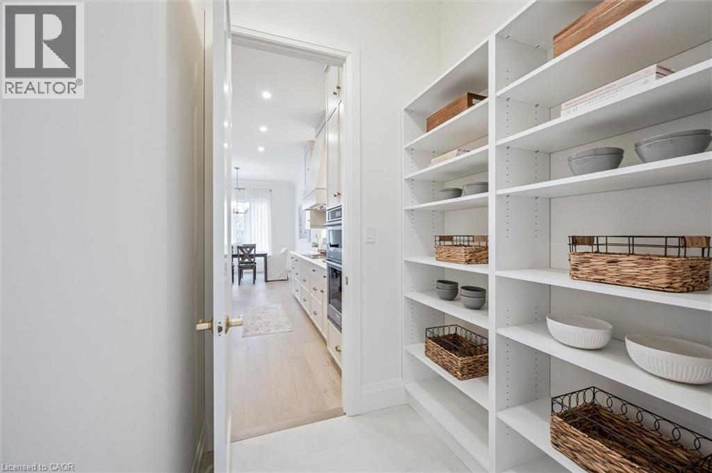 












24 DAVID Street

,
Ingersoll,




Ontario
N5C4E5

