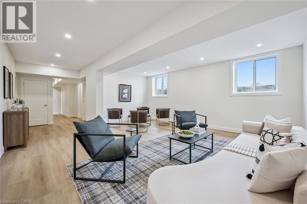 












24 DAVID Street

,
Ingersoll,




Ontario
N5C4E5

