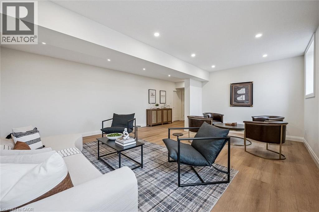 












24 DAVID Street

,
Ingersoll,




Ontario
N5C4E5

