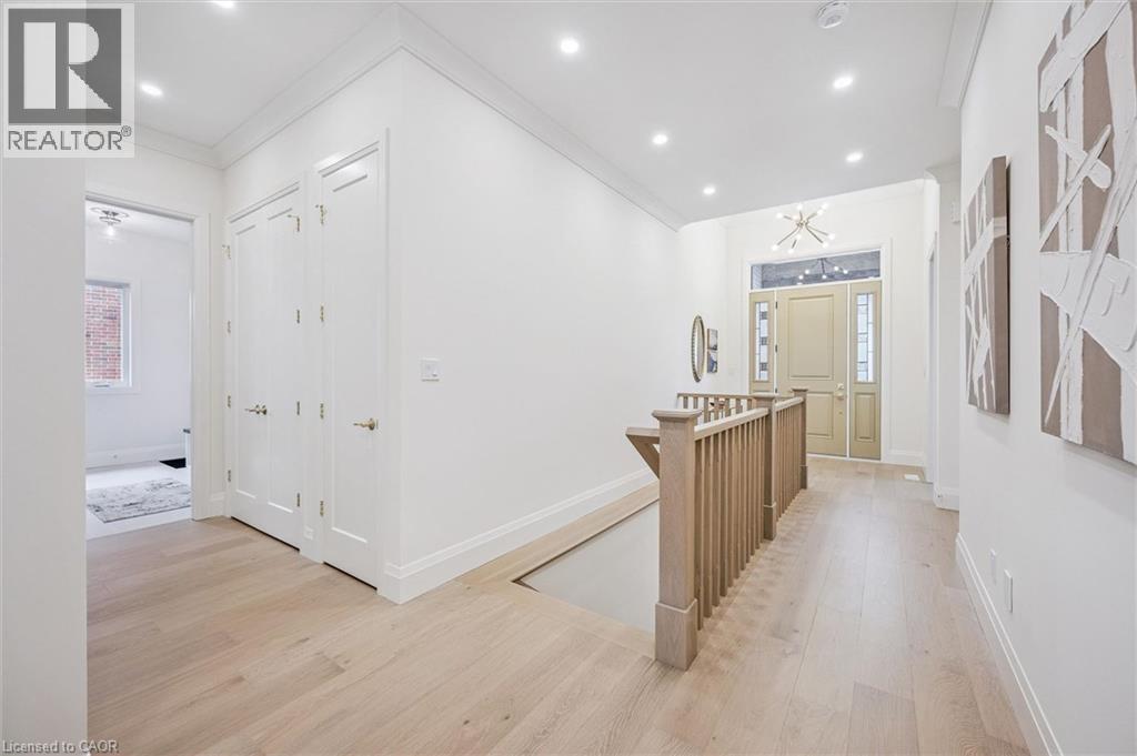 












24 DAVID Street

,
Ingersoll,




Ontario
N5C4E5

