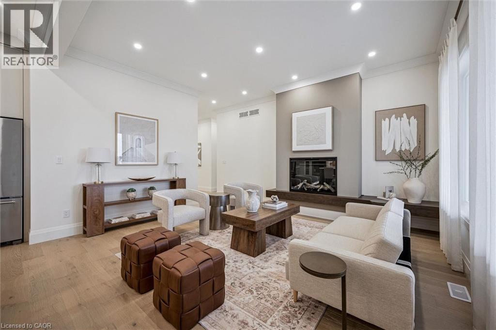 












24 DAVID Street

,
Ingersoll,




Ontario
N5C4E5

