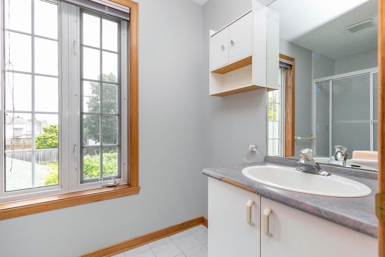 









28


Rue de la Caravelle

,
Kirkland,




QC
H9H4Z5

