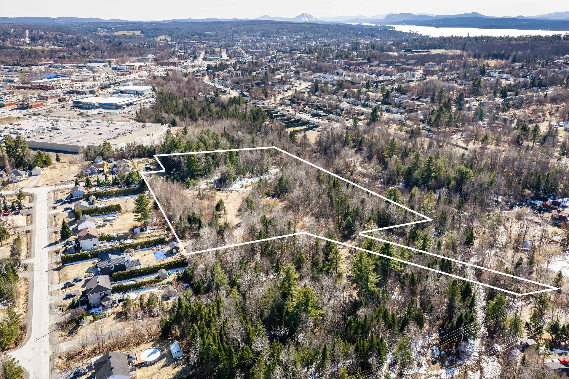 












Rue des Boisés

,
Magog,







QC
J1X6C3


