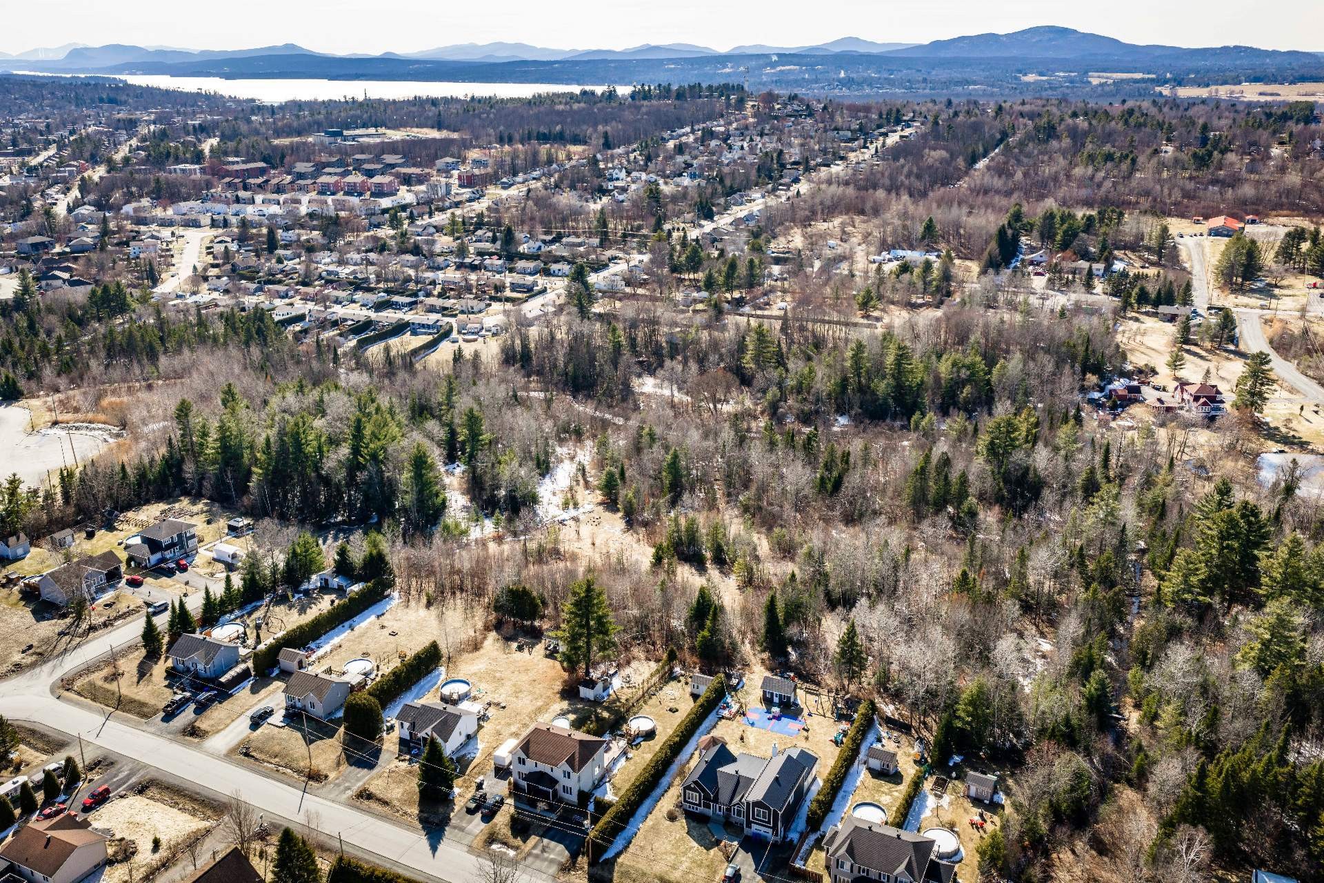 












Rue des Boisés

,
Magog,







QC
J1X6C3

