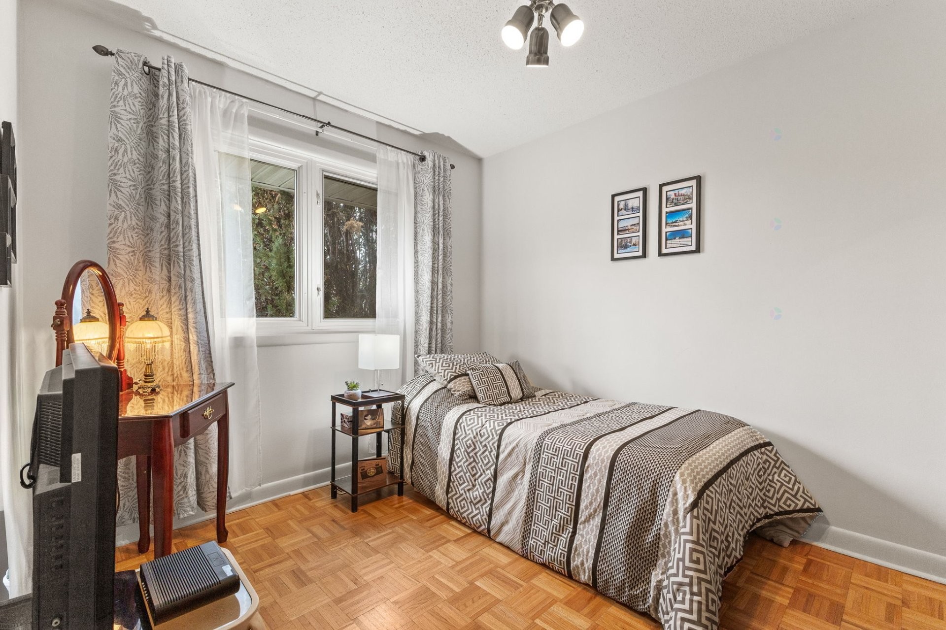 









399


Rue de Pointe-Gatineau

,
Gatineau (Gatineau),




QC
J8T2B9


