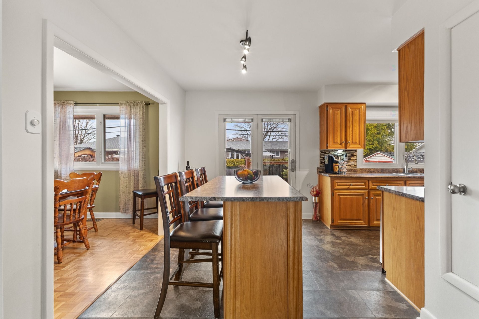 









399


Rue de Pointe-Gatineau

,
Gatineau (Gatineau),




QC
J8T2B9


