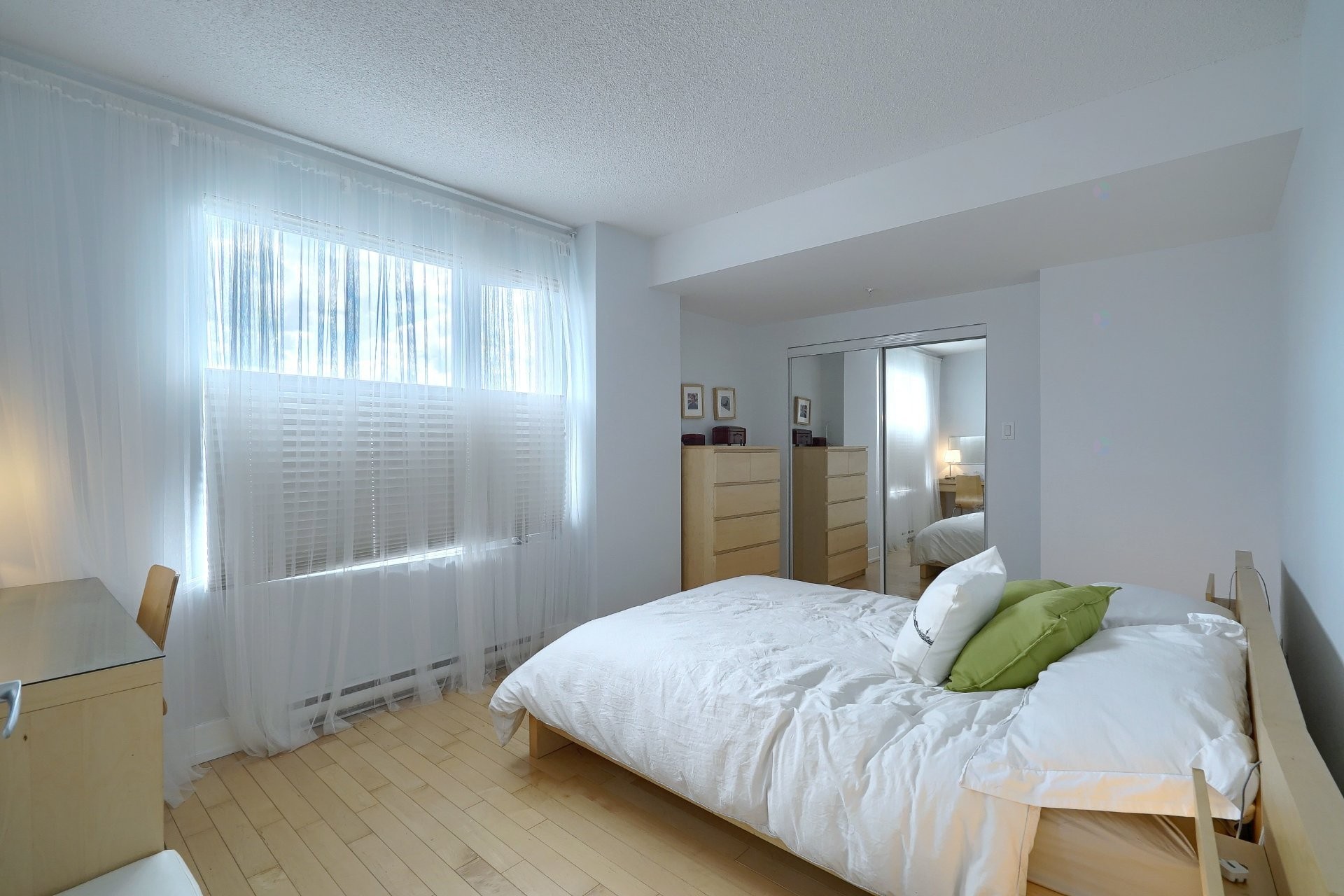 









375


Boul. Décarie

, 313,
Montréal (Saint-Laurent),




QC
H4L0B4

