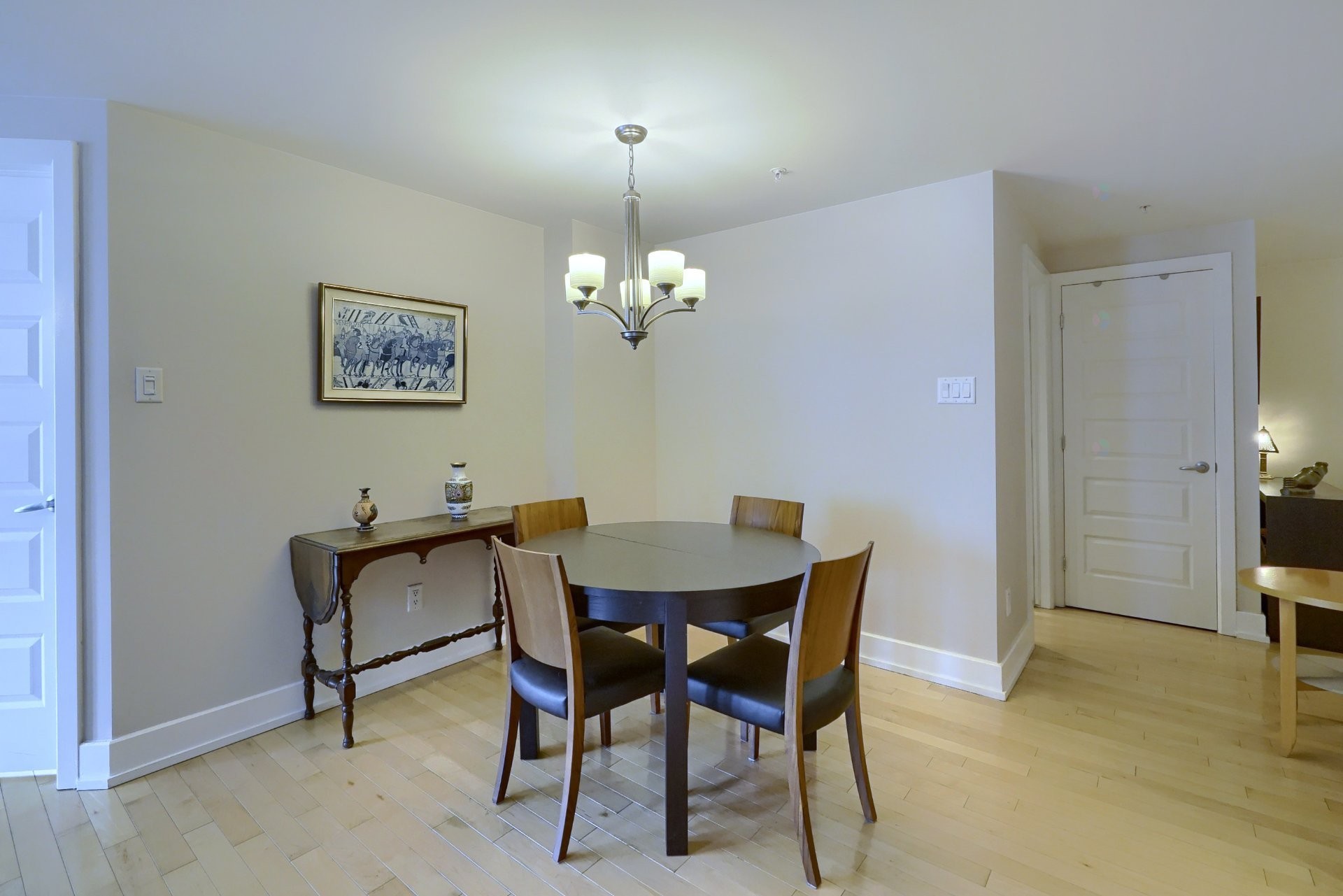 









375


Boul. Décarie

, 313,
Montréal (Saint-Laurent),




QC
H4L0B4

