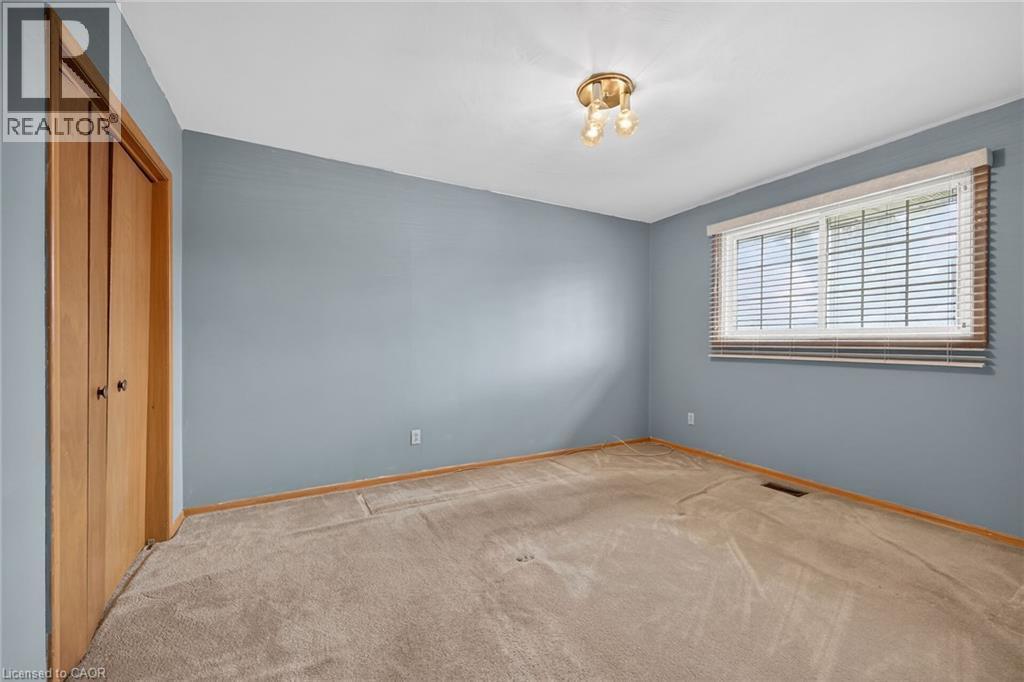 












4 SAN MARCO Street

,
Hamilton,




Ontario
L9C5M7

