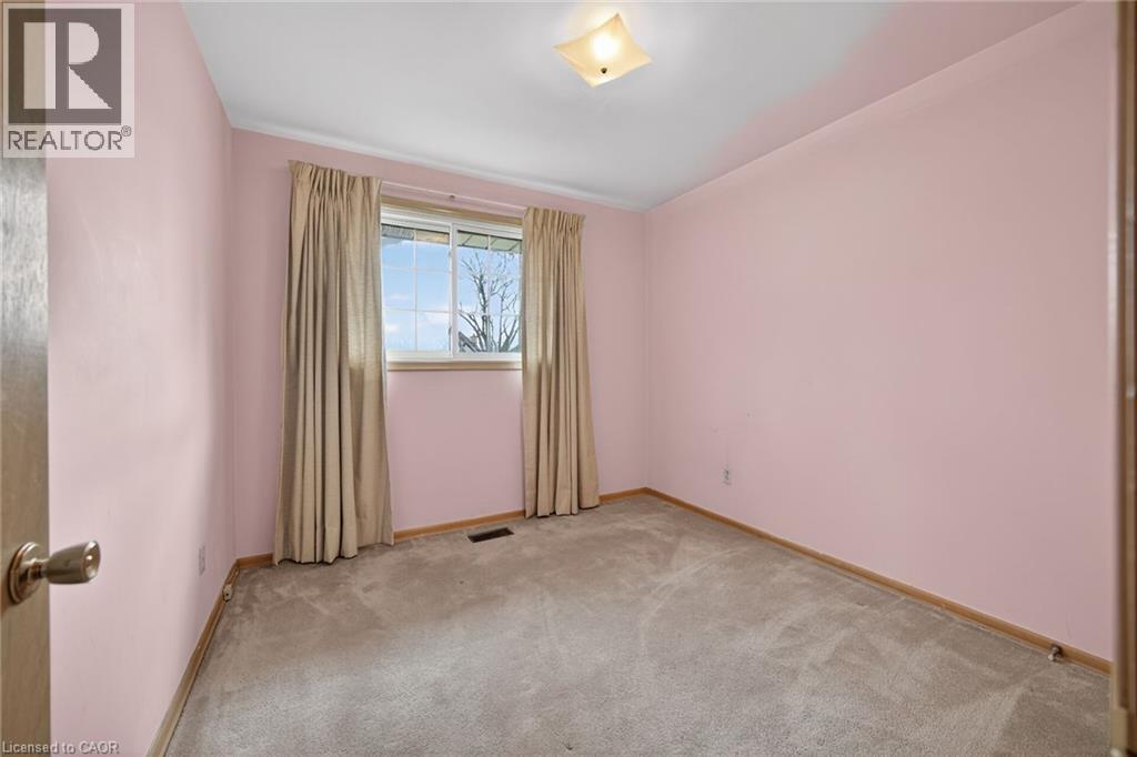 












4 SAN MARCO Street

,
Hamilton,




Ontario
L9C5M7

