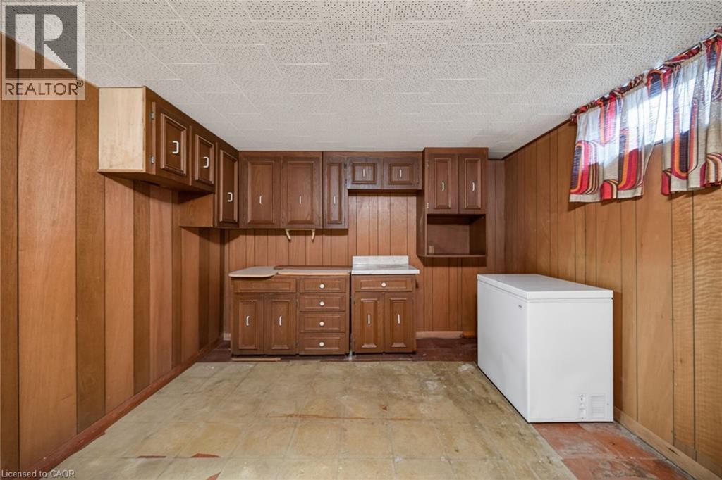 












4 SAN MARCO Street

,
Hamilton,




Ontario
L9C5M7

