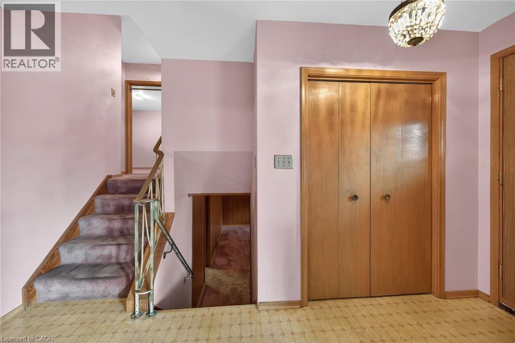 












4 SAN MARCO Street

,
Hamilton,




Ontario
L9C5M7

