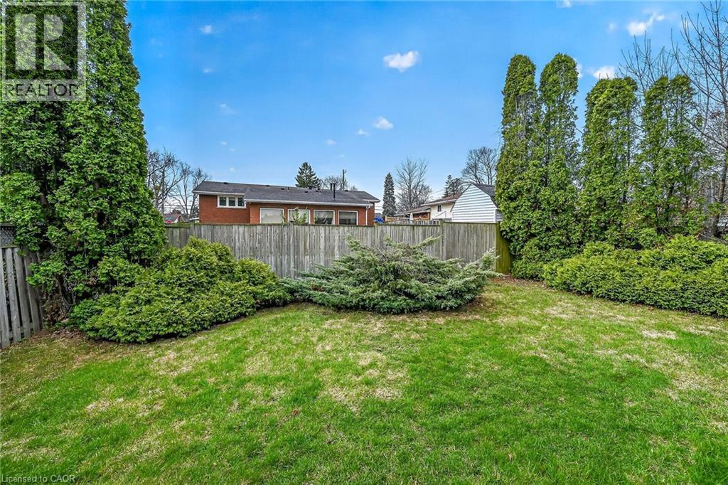 












4 SAN MARCO Street

,
Hamilton,




Ontario
L9C5M7

