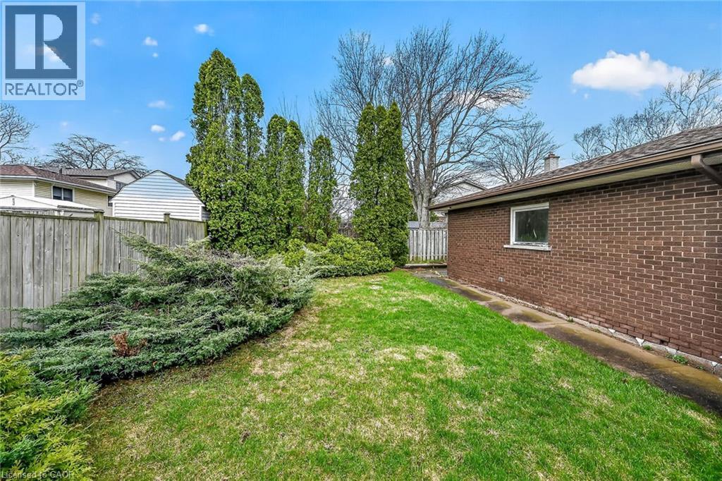 












4 SAN MARCO Street

,
Hamilton,




Ontario
L9C5M7

