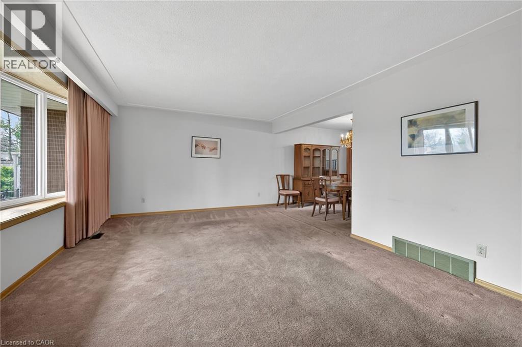












4 SAN MARCO Street

,
Hamilton,




Ontario
L9C5M7

