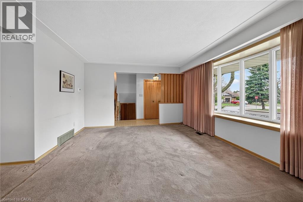 












4 SAN MARCO Street

,
Hamilton,




Ontario
L9C5M7


