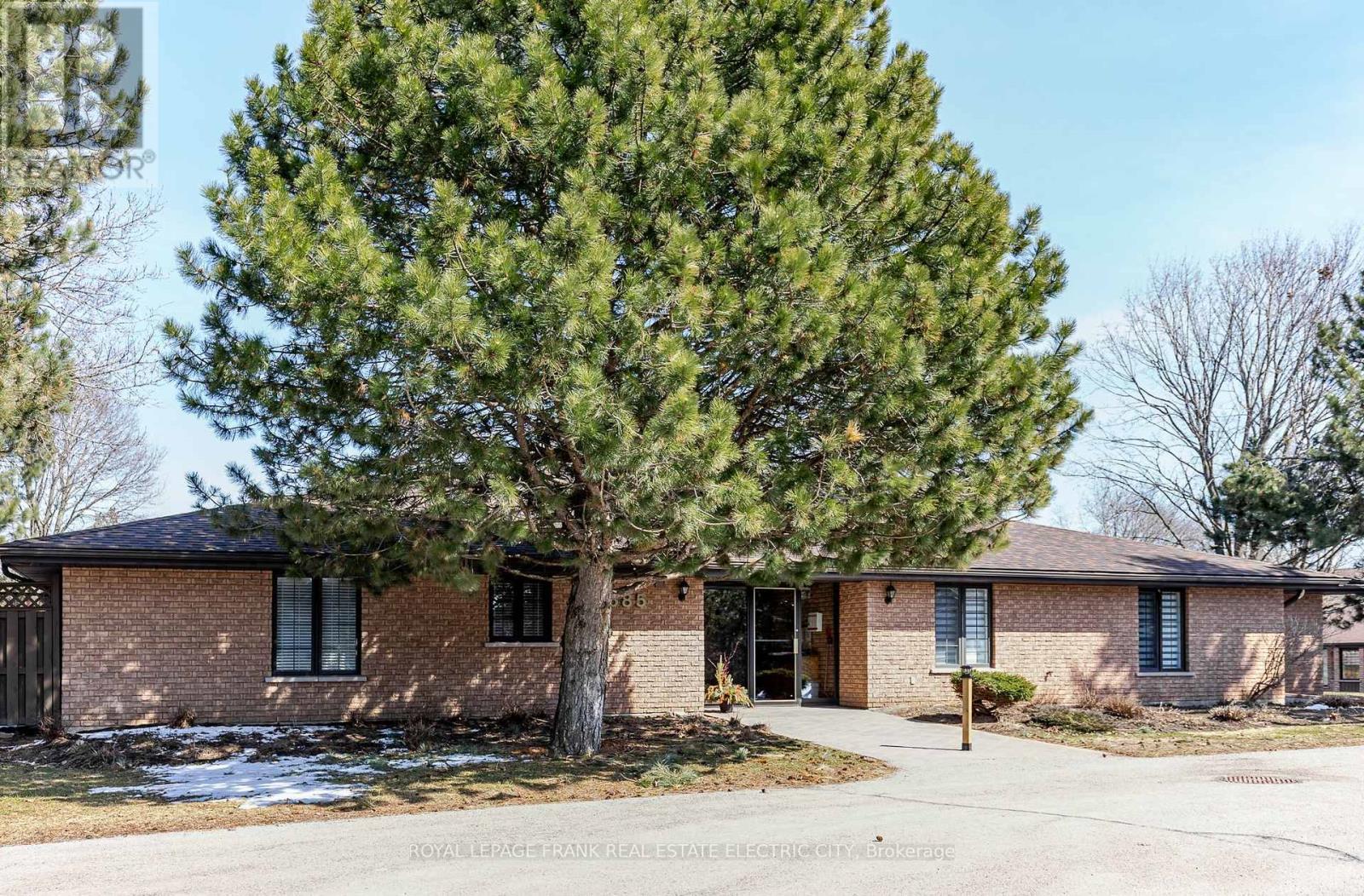 












6 - 685 WHITAKER STREET

,
Peterborough (Ashburnham Ward 4),




Ontario
K9H7K3


