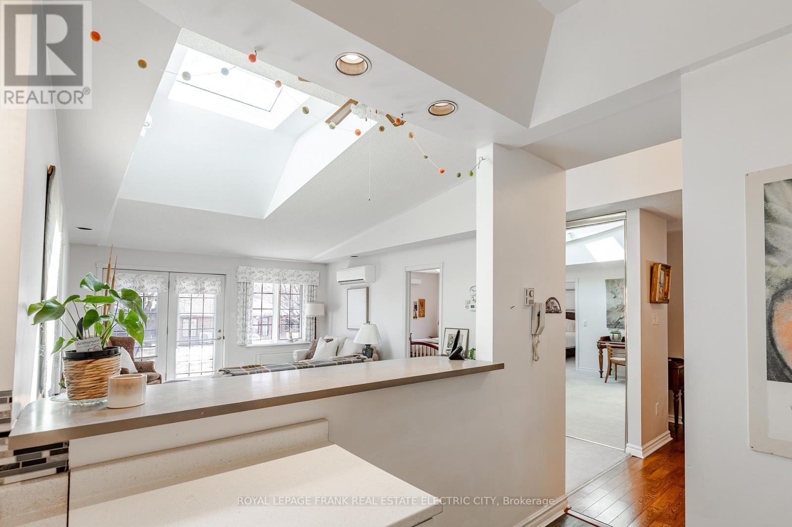 












6 - 685 WHITAKER STREET

,
Peterborough (Ashburnham Ward 4),




Ontario
K9H7K3

