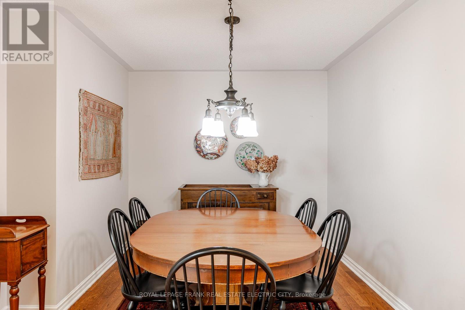 












6 - 685 WHITAKER STREET

,
Peterborough (Ashburnham Ward 4),




Ontario
K9H7K3

