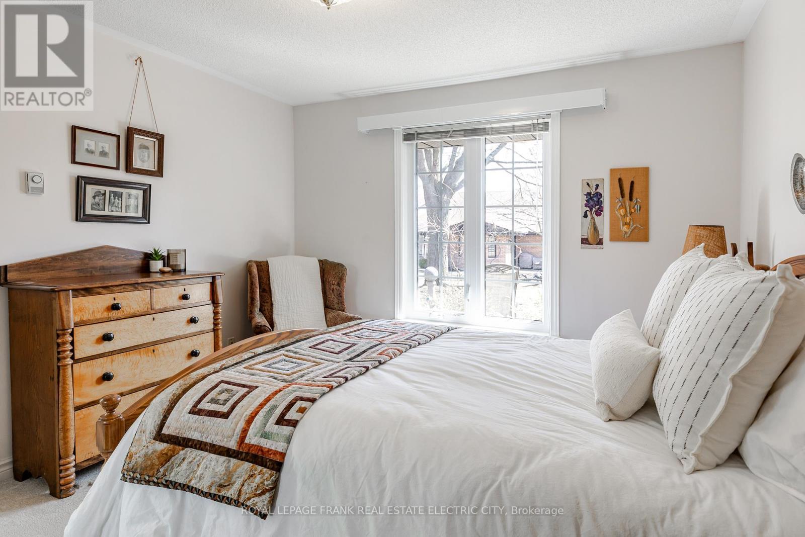 












6 - 685 WHITAKER STREET

,
Peterborough (Ashburnham Ward 4),




Ontario
K9H7K3

