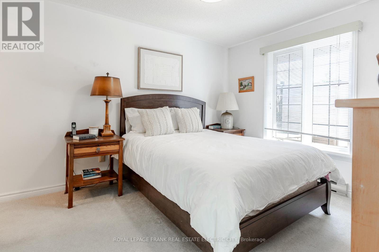 












6 - 685 WHITAKER STREET

,
Peterborough (Ashburnham Ward 4),




Ontario
K9H7K3

