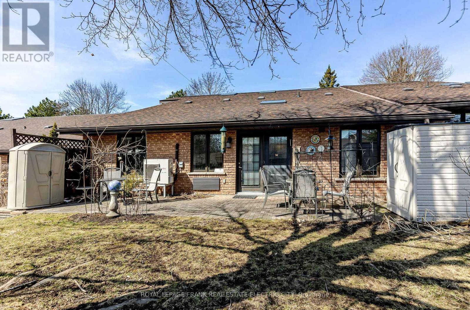 












6 - 685 WHITAKER STREET

,
Peterborough (Ashburnham Ward 4),




Ontario
K9H7K3

