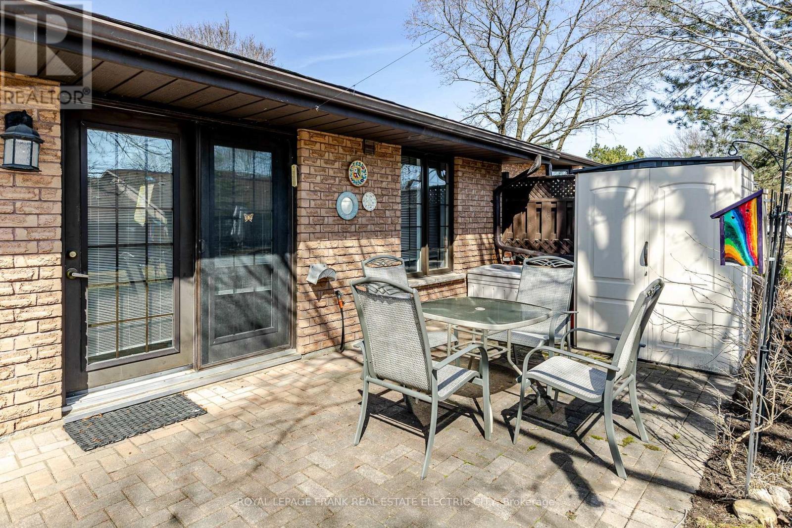 












6 - 685 WHITAKER STREET

,
Peterborough (Ashburnham Ward 4),




Ontario
K9H7K3

