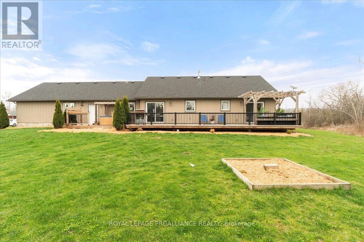 












264 GLEN MILLER ROAD

,
Quinte West (Sidney Ward),




Ontario
K8V5P8

