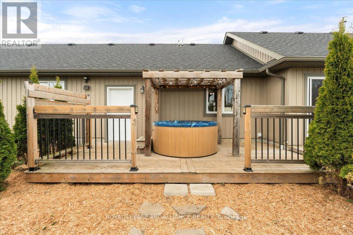 












264 GLEN MILLER ROAD

,
Quinte West (Sidney Ward),




Ontario
K8V5P8

