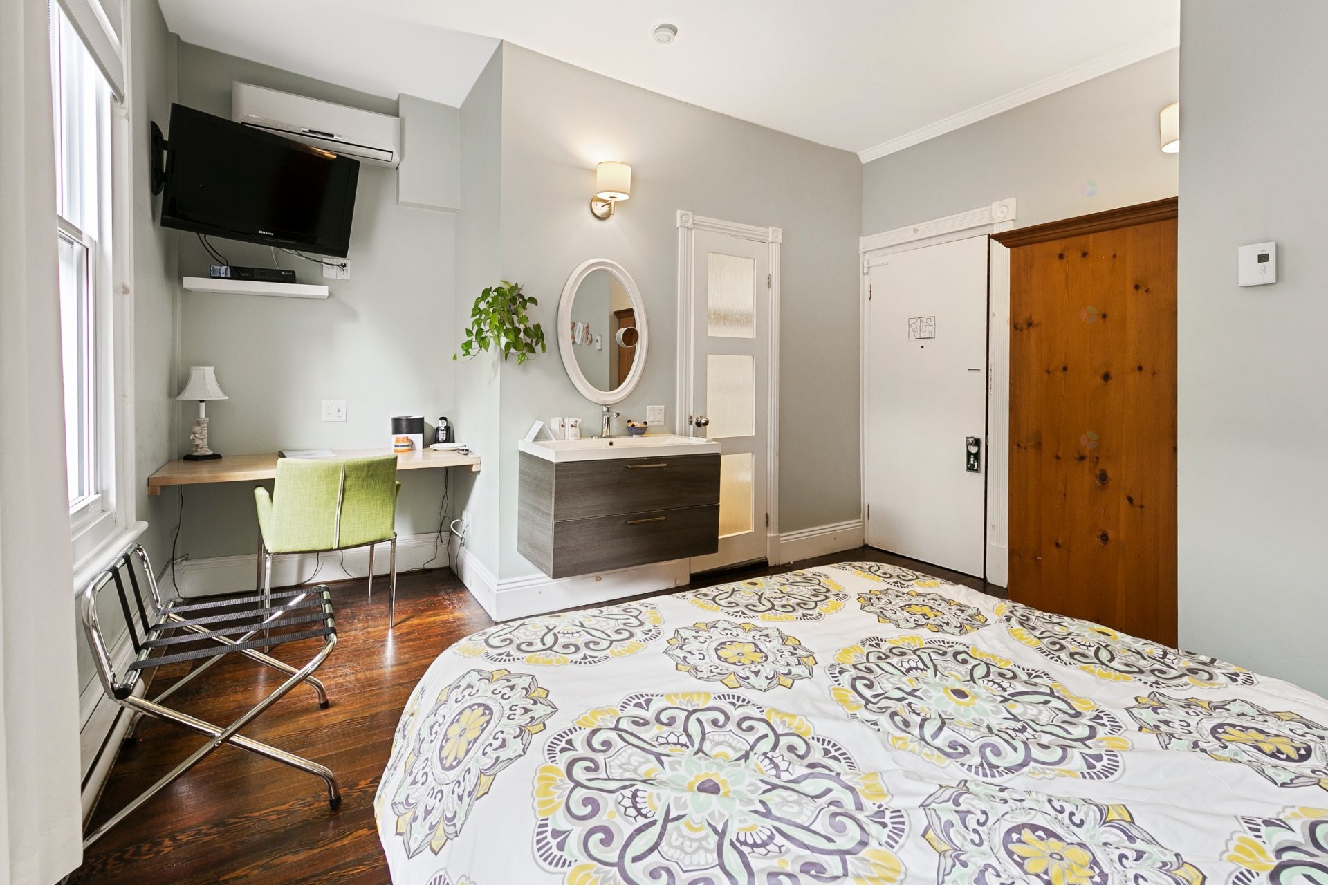 









210

 - 224


Av. St-Jean-Baptiste

,
Québec (Les Rivières),




QC
G1R2X1

