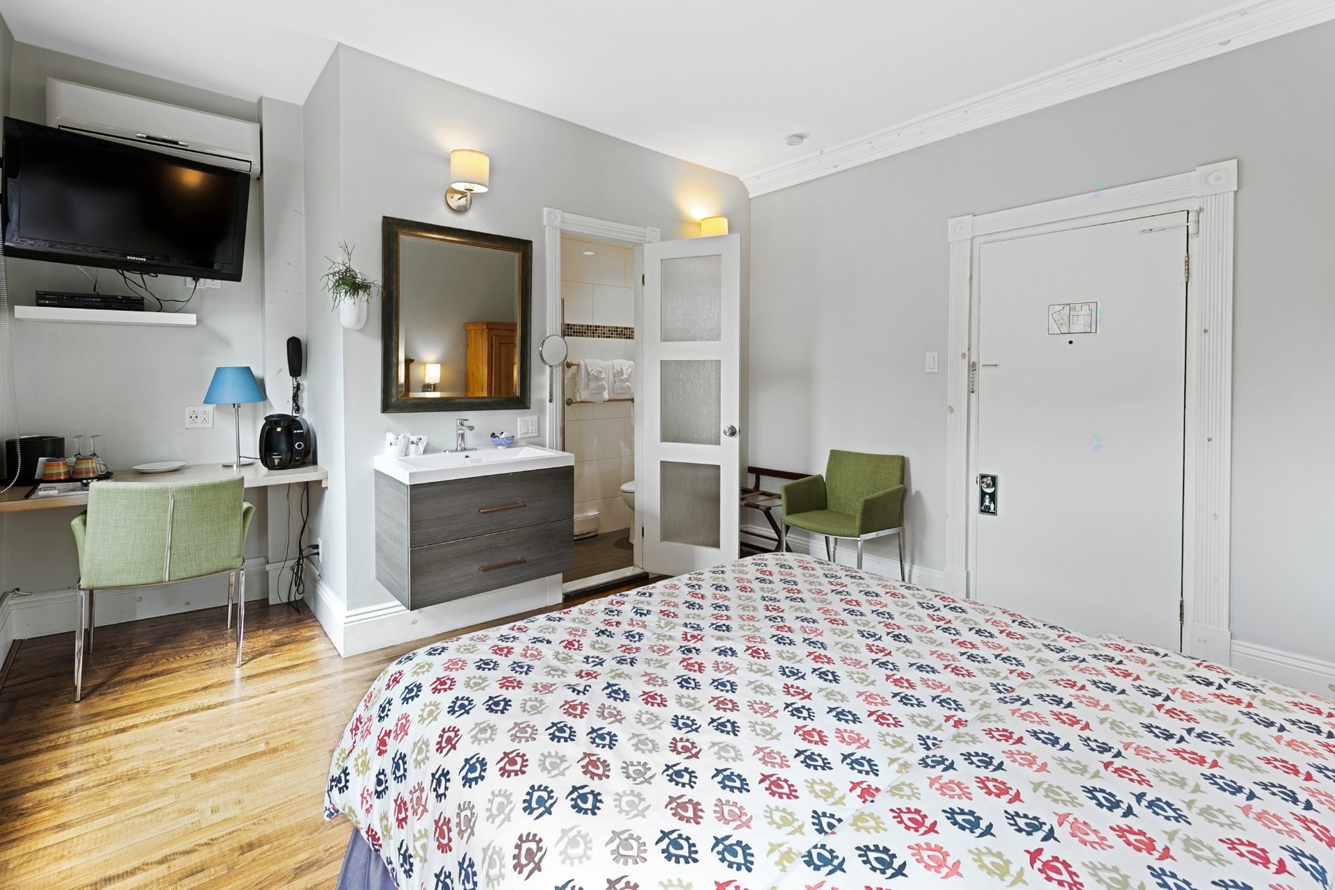 









210

 - 224


Av. St-Jean-Baptiste

,
Québec (Les Rivières),




QC
G1R2X1

