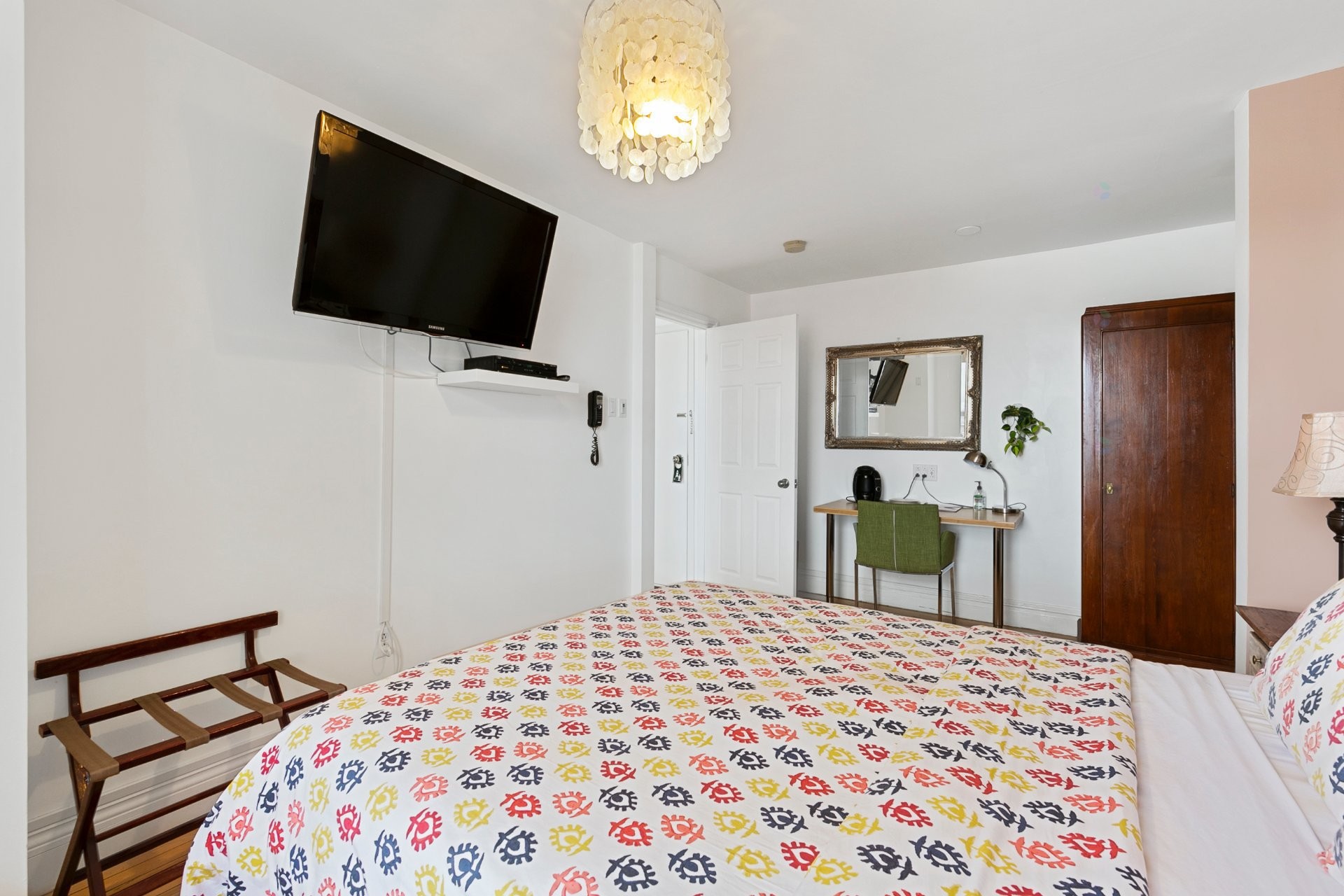 









210

 - 224


Av. St-Jean-Baptiste

,
Québec (Les Rivières),




QC
G1R2X1

