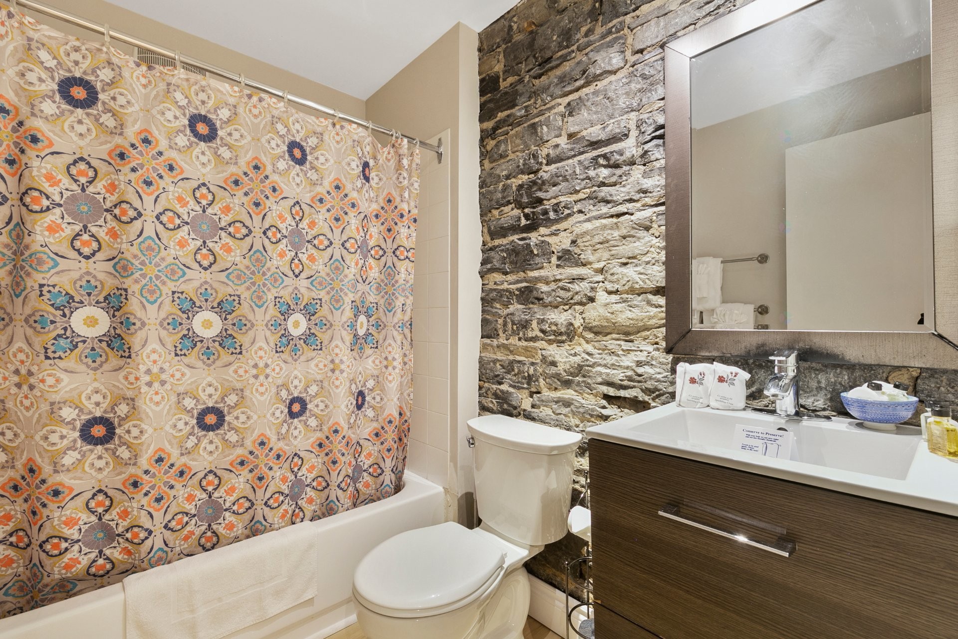 









210

 - 224


Av. St-Jean-Baptiste

,
Québec (Les Rivières),




QC
G1R2X1

