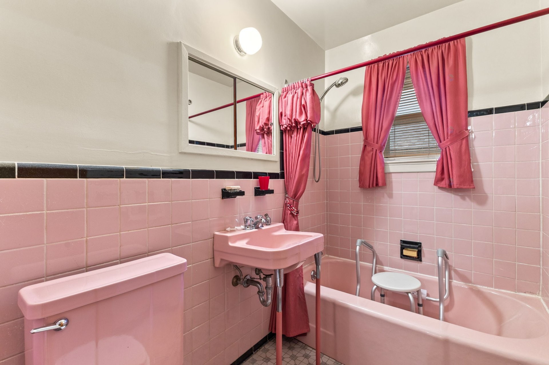 









26


Rue St-François

,
Gatineau (Hull),




QC
J9A1A9

