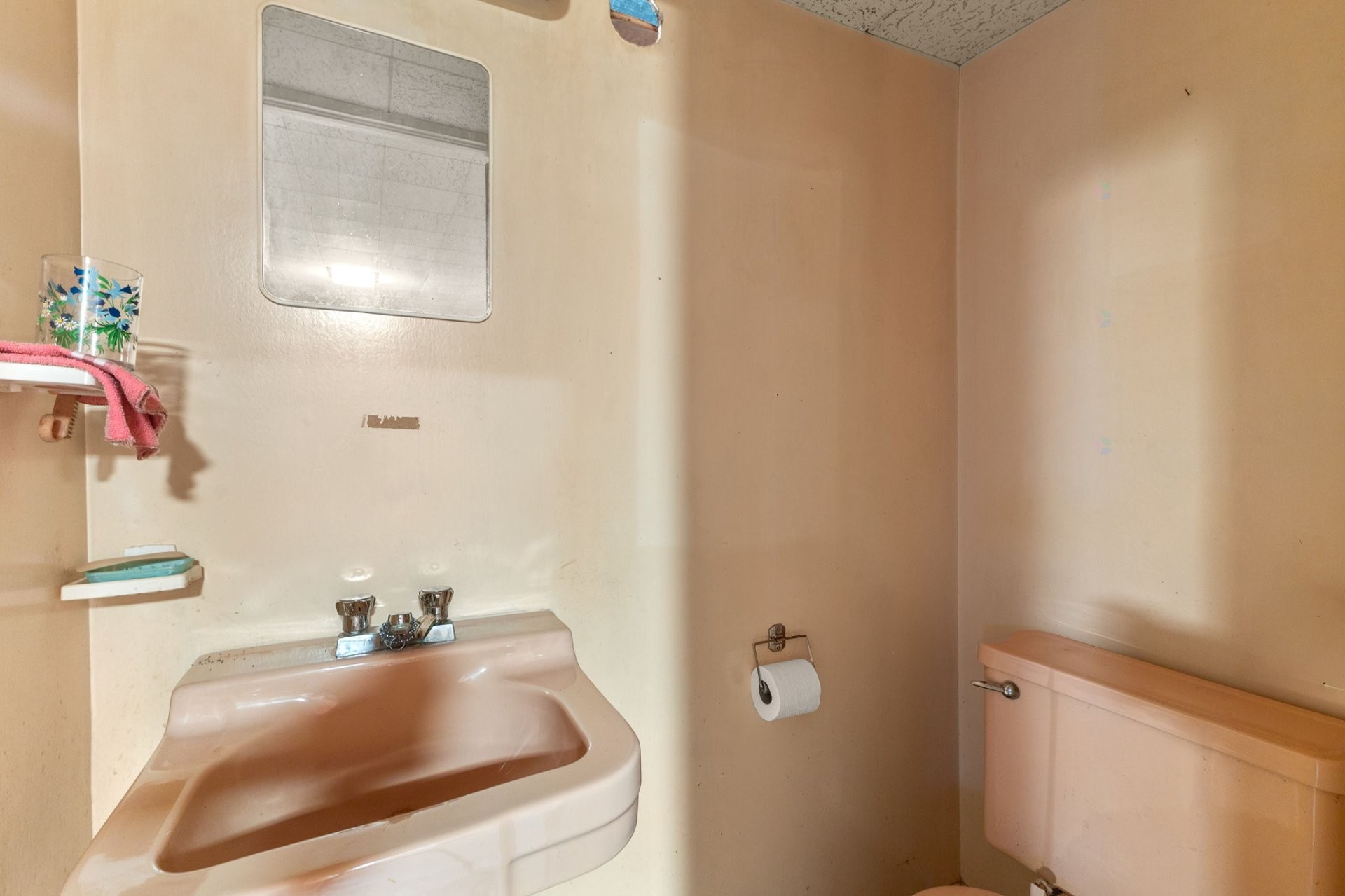 









26


Rue St-François

,
Gatineau (Hull),




QC
J9A1A9

