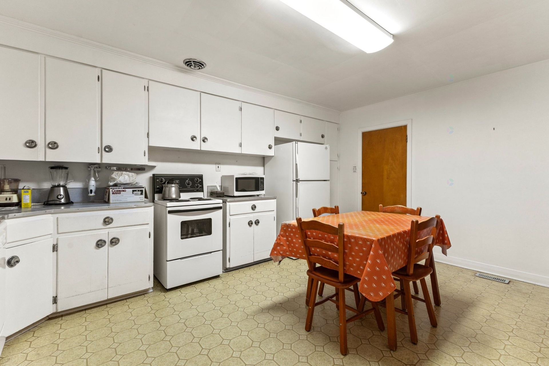 









26


Rue St-François

,
Gatineau (Hull),




QC
J9A1A9

