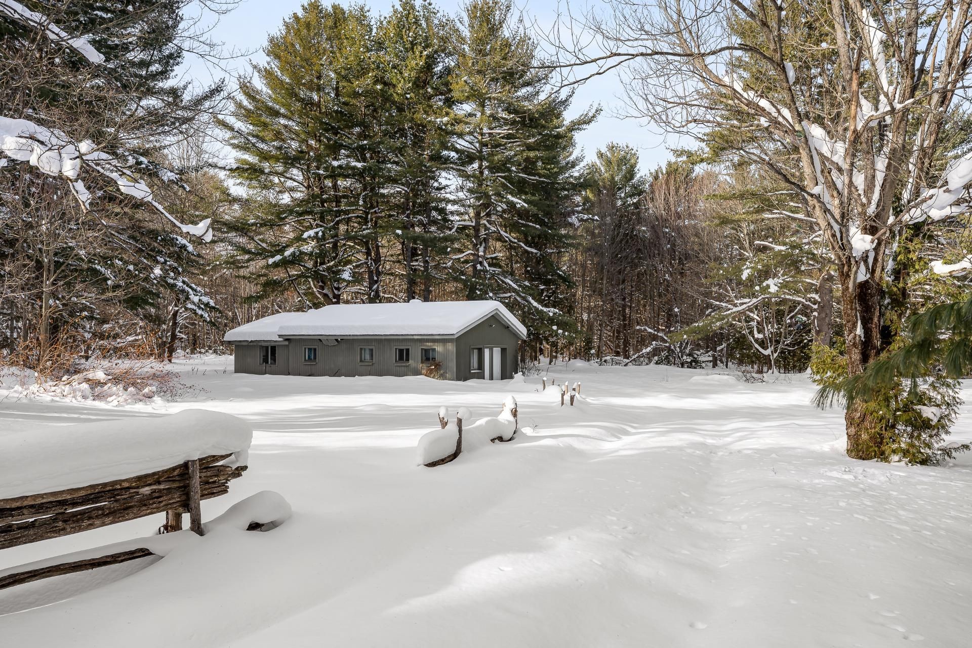 









1102


Boul. de La Salette

,
Saint-Jérôme,




QC
J5L2J7

