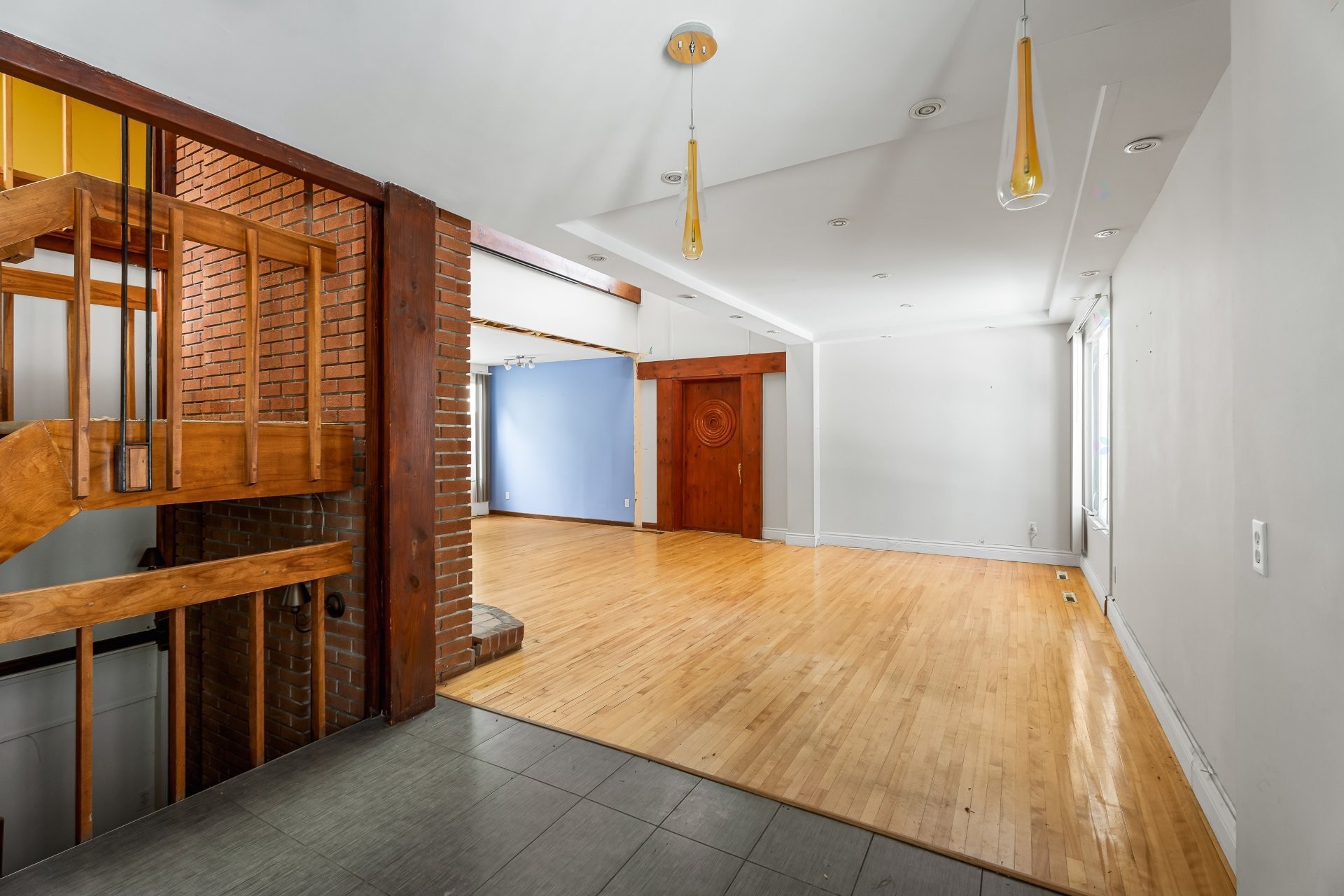 









1102


Boul. de La Salette

,
Saint-Jérôme,




QC
J5L2J7

