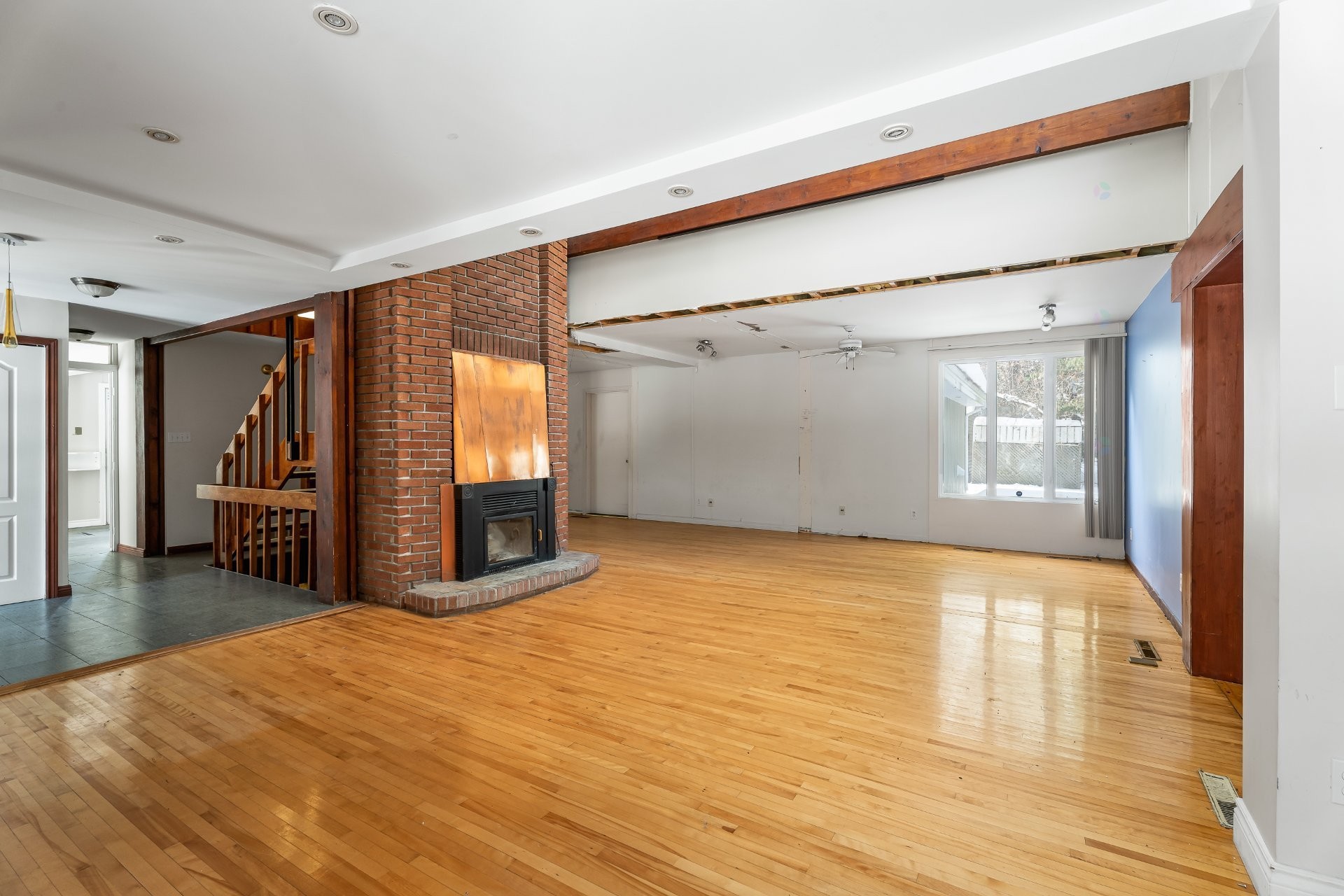 









1102


Boul. de La Salette

,
Saint-Jérôme,




QC
J5L2J7

