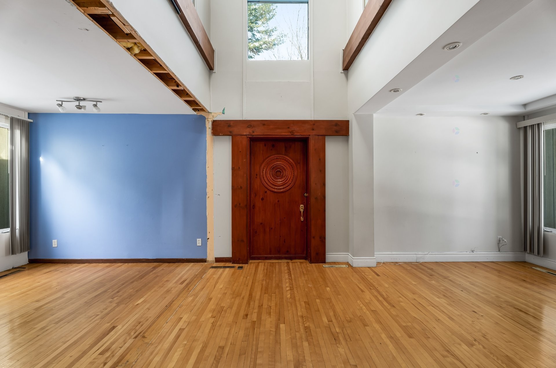 









1102


Boul. de La Salette

,
Saint-Jérôme,




QC
J5L2J7

