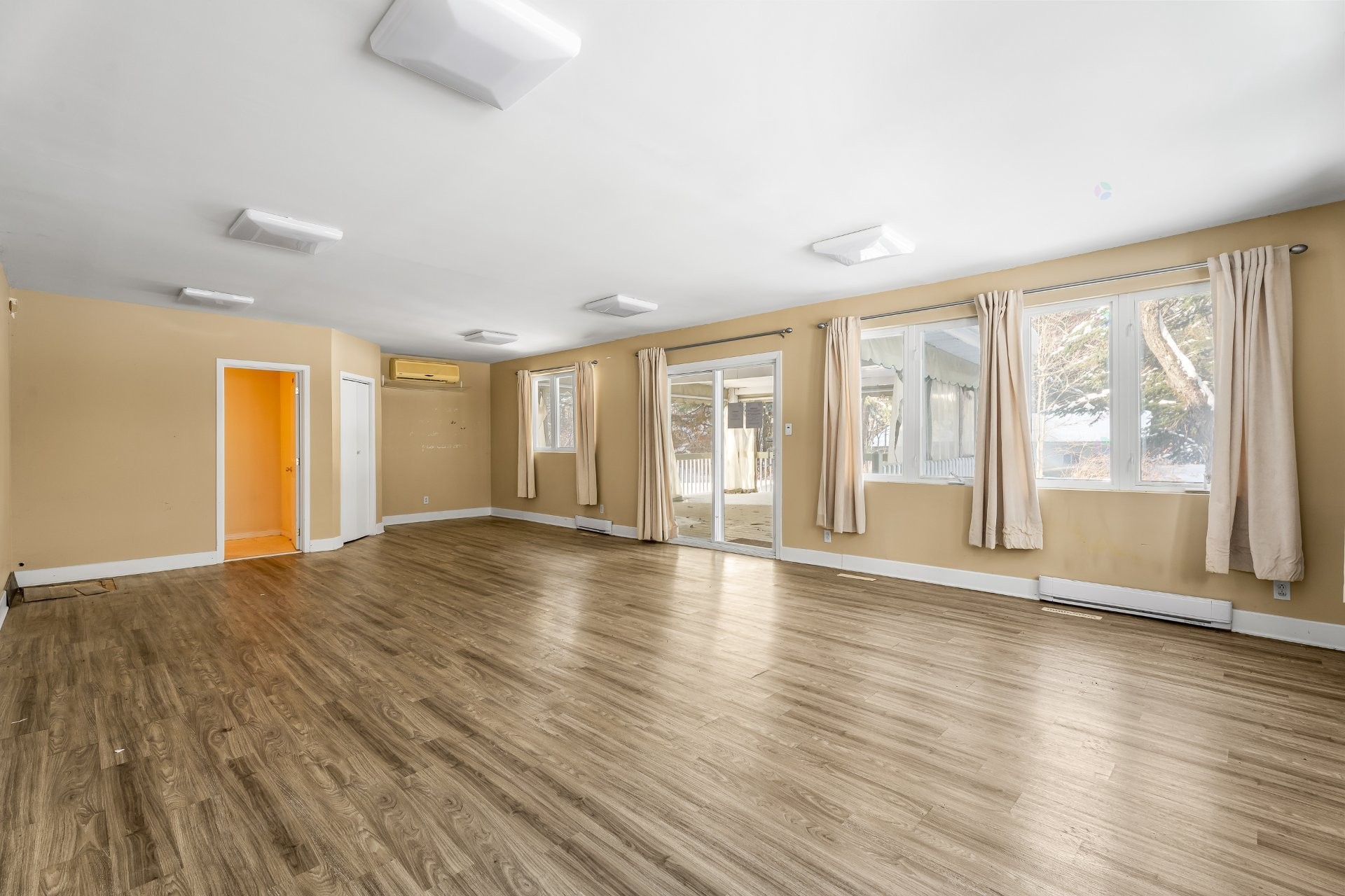 









1102


Boul. de La Salette

,
Saint-Jérôme,




QC
J5L2J7

