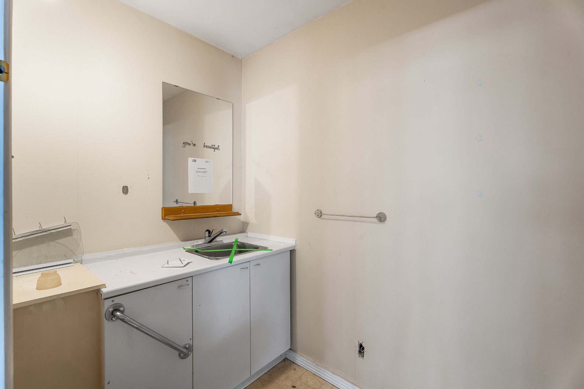 









1102


Boul. de La Salette

,
Saint-Jérôme,




QC
J5L2J7

