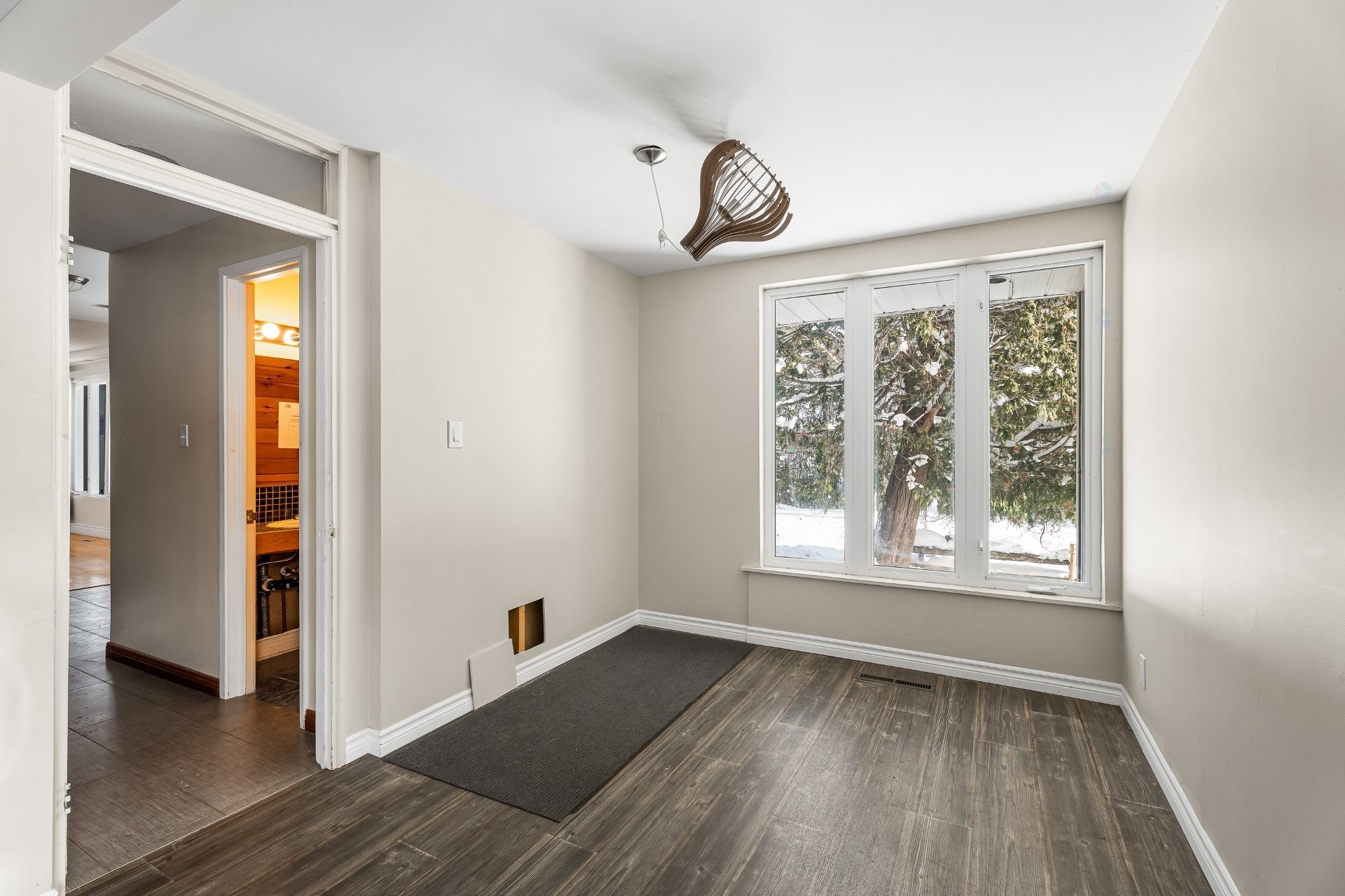 









1102


Boul. de La Salette

,
Saint-Jérôme,




QC
J5L2J7

